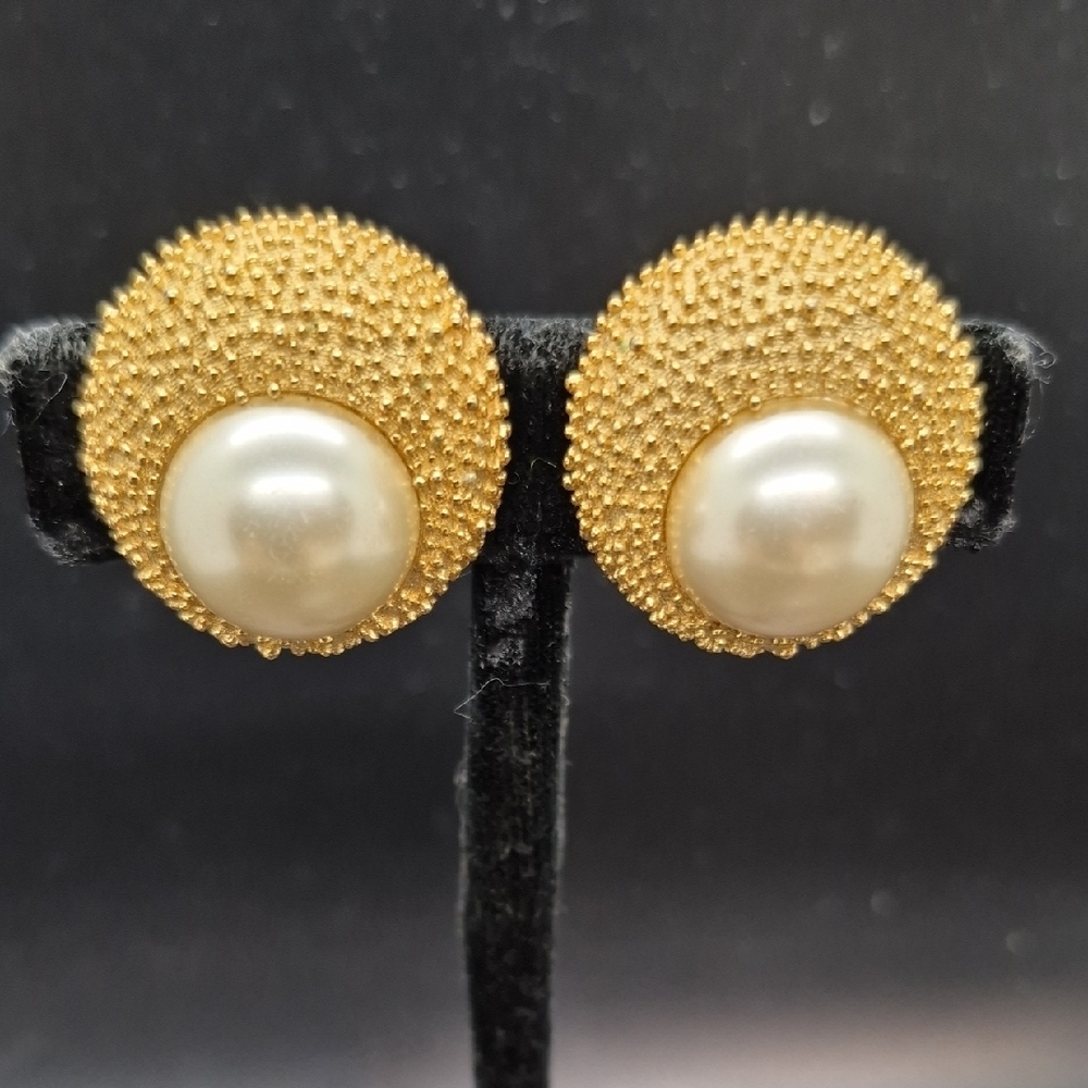 Crown Trifari Faux Pearl, Gold-tone, Clip-on, Textured Vintage Earrings 1 In